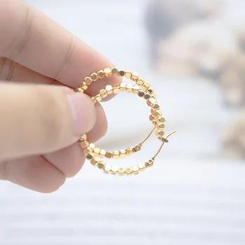  Европейские и американские простые серьги-кольца с золотыми частицами, модные украшения, Классические Универсальные аксессуары Для женщин, подарок 2023